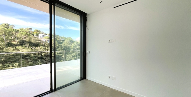 CASA UNIFAMILIAR DE DISSENY CONTEMPORANI I ELEGÀNCIA MEDITERRANEA A BEGUR