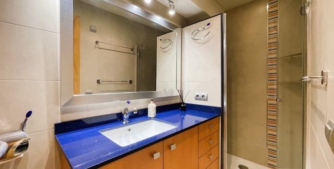 PIS REFORMAT DE 2 HABITACIONS A PRIMERA LÍNIA DE MAR - PALAMÓS