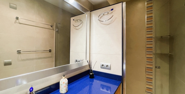 PIS REFORMAT DE 2 HABITACIONS A PRIMERA LÍNIA DE MAR - PALAMÓS