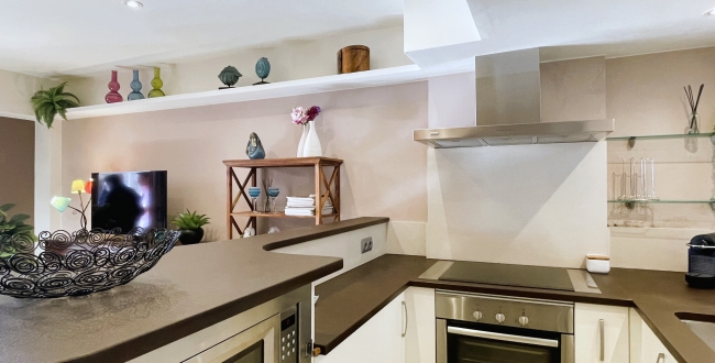 PIS REFORMAT DE 2 HABITACIONS A PRIMERA LÍNIA DE MAR - PALAMÓS