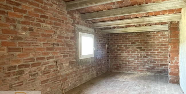 CASA AMB GRAN TERRENY A MONT-RAS