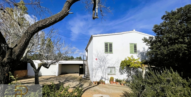 CASA AMB GRAN TERRENY A MONT-RAS