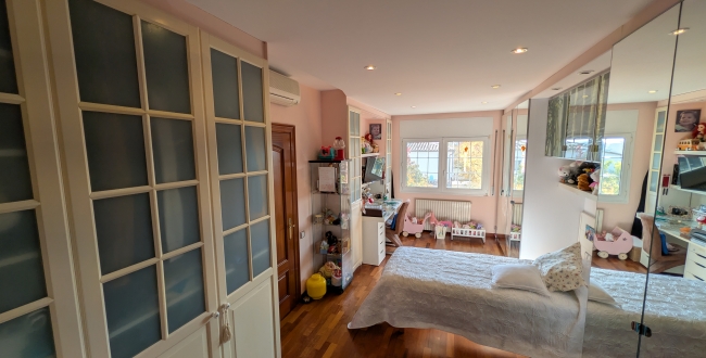 CASA UNIFAMILIAR AMB JARDÍ I PISCINA A PALAU - GIRONA