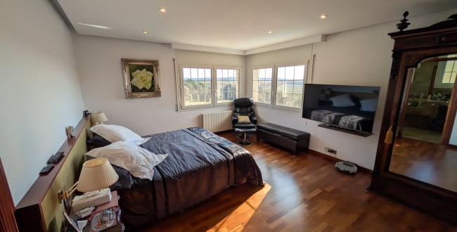 CASA UNIFAMILIAR AMB JARDÍ I PISCINA A PALAU - GIRONA