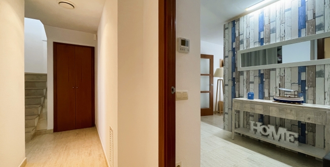 ÀTIC DE 3 HABITACIONS GRANS AMB TERRASSA, PISCINA COMUNITÀRIA, PÀRQUING I TRASTER AL COSTAT DEL PORT DE L'ESCALA