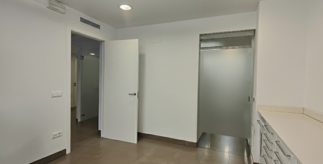 DESPATX-OFICINA EN LLOGUER A VIDRERES