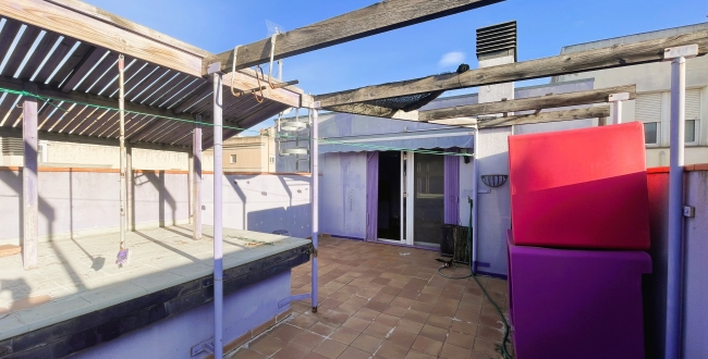 ÀTIC DÚPLEX AMB TERRASSES, PQ I TRASTER A L'EIXAMPLE NORD DE GIRONA