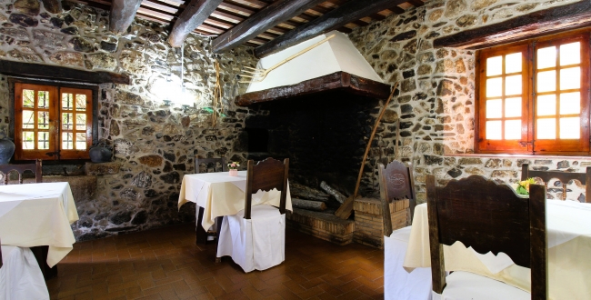 ANCIEN MOULIN AVEC LOGEMENTS ET RESTAURANT À CALDES DE MALAVELLA
