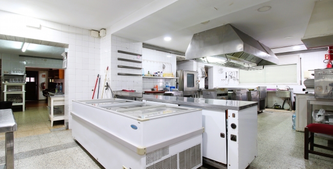 ANCIEN MOULIN AVEC LOGEMENTS ET RESTAURANT À CALDES DE MALAVELLA