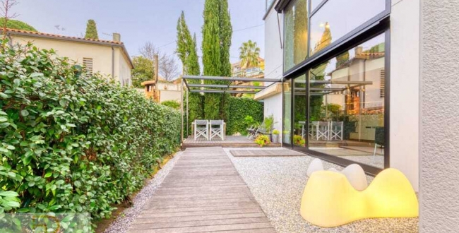 UNA PIEZA ÚNICA CON JARDÍN PRIVADO A TOCAR DEL BARRIO VIEJO DE GIRONA