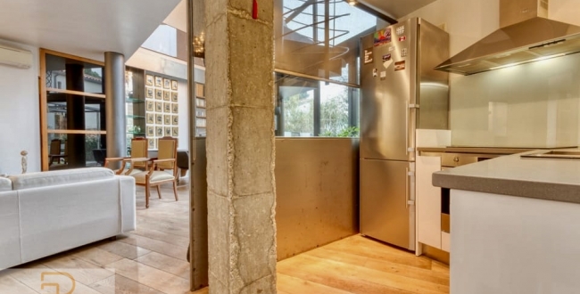 UNA PIEZA ÚNICA CON JARDÍN PRIVADO A TOCAR DEL BARRIO VIEJO DE GIRONA