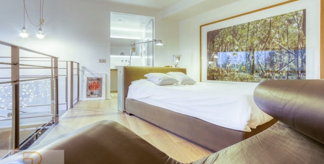 UNA PIEZA ÚNICA CON JARDÍN PRIVADO A TOCAR DEL BARRIO VIEJO DE GIRONA