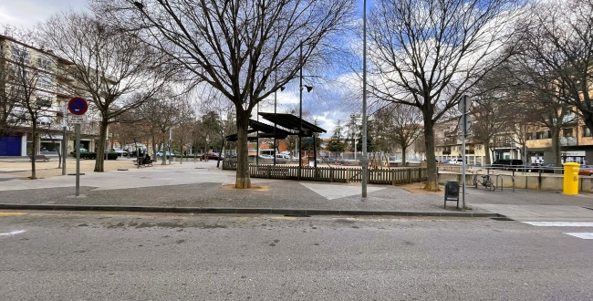 LOCAL COMERCIAL POLIVALENT A L'EIXAMPLE SUD - DAVANT DE PARC I ZONA ESCOLAR 