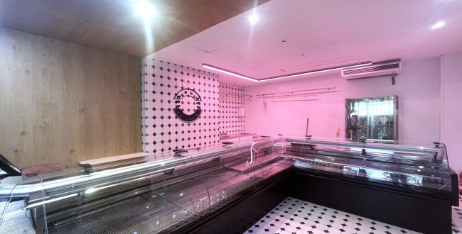 LOCAL COMERCIAL POLIVALENT A L'EIXAMPLE SUD - DAVANT DE PARC I ZONA ESCOLAR 