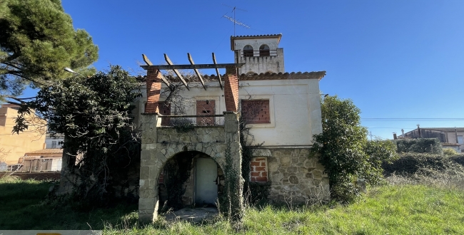 CASA AMB GRAN PARCEL·LA I MOLT POTENCIAL