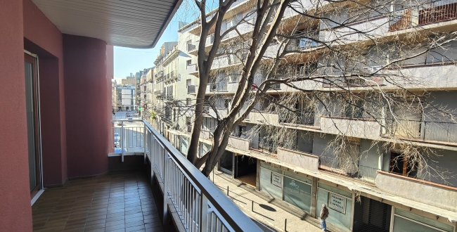 LLOGUER DE DESPATX A L'EIXAMPLE NORD DE GIRONA