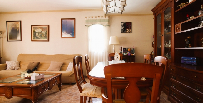 CASA CANTONERA AMB PATI, GRAN GARATGE I EXCEL·LENT UBICACIÓ A TAIALÀ - FONTAJAU – GIRONA