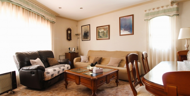 CASA CANTONERA AMB PATI, GRAN GARATGE I EXCEL·LENT UBICACIÓ A TAIALÀ - FONTAJAU – GIRONA