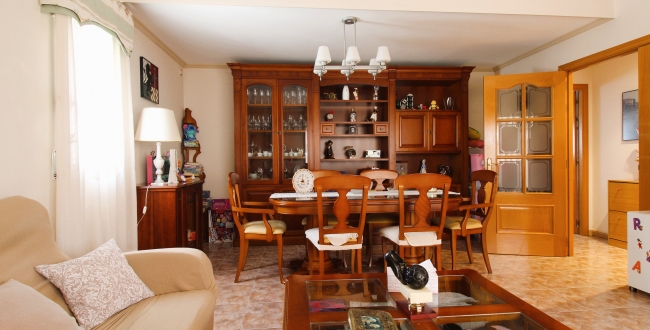CASA CANTONERA AMB PATI, GRAN GARATGE I EXCEL·LENT UBICACIÓ A TAIALÀ - FONTAJAU – GIRONA