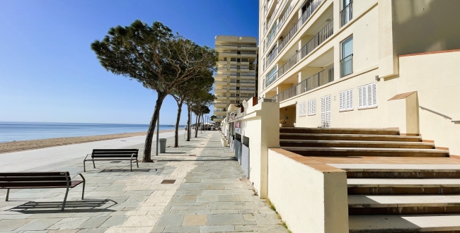 ESTUDI REFORMAT A PRIMERA LÍNIA DE MAR – PLANTA ALTA – PLATJA D'ARO