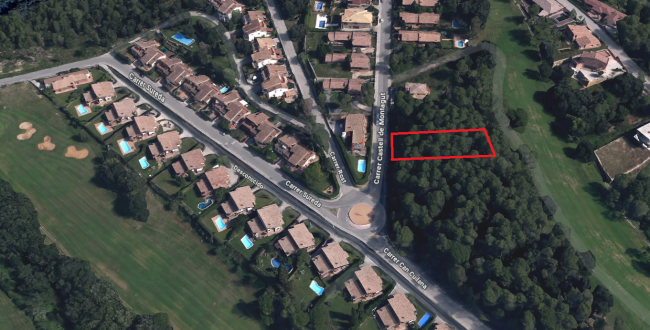 PARCEL·LA EXCLUSIVA DE 949 m² AL GOLF GIRONA – GRAN EDIFICABILITAT I UNA DE LES MILLORS UBICACIONS DISPONIBLES