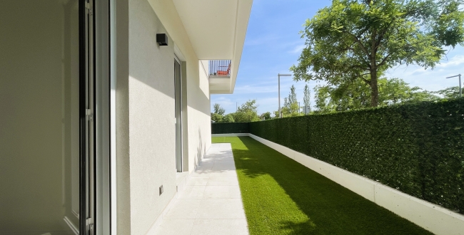 PLANTA BAJA DE OBRA NUEVA CON 2 HABITACIONES, JARDÍN PRIVADO DE 90M2, PARKING Y ZONA COMUNITARIA CON PISCINA EN DOMENY - GIRONA