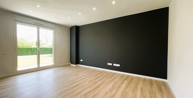 PLANTA BAJA DE OBRA NUEVA CON 2 HABITACIONES, JARDÍN PRIVADO DE 90M2, PARKING Y ZONA COMUNITARIA CON PISCINA EN DOMENY - GIRONA