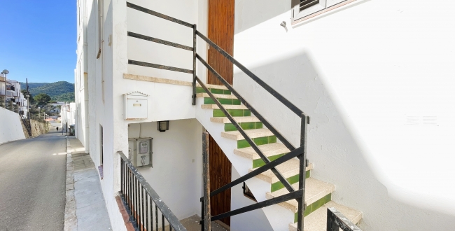 CASA ADOSSADA AMB VISTES AL CENTRE DE PORT DE LA SELVA