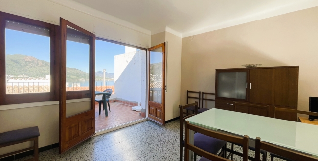 CASA ADOSSADA AMB VISTES AL CENTRE DE PORT DE LA SELVA