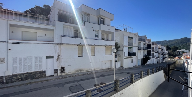 CASA ADOSSADA AMB VISTES AL CENTRE DE PORT DE LA SELVA