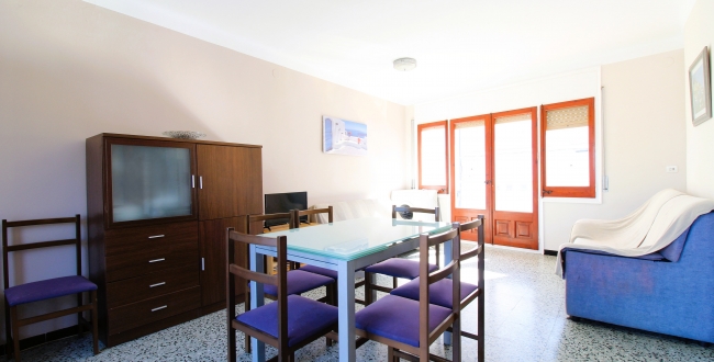 CASA ADOSSADA AMB VISTES AL CENTRE DE PORT DE LA SELVA