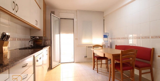 FANTÀSTIC DÚPLEX DE 140M2 AMB 4 HABITACIONS DOBLES, 3 BANYS I EN PERFECTE ESTAT DE CONSERVACIÓ A STA. EUGÈNIA - GIRONA