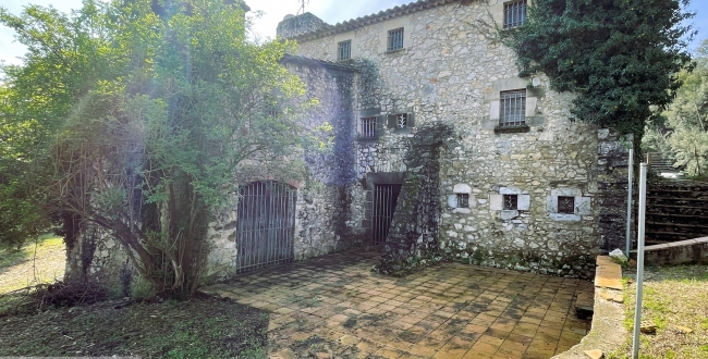 ESPECTACULAR MASIA AMB GRAN TERRENY A JUIÀ