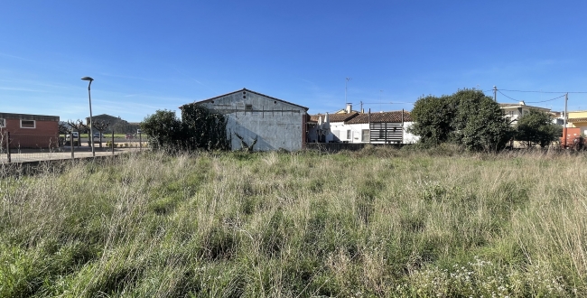 SOLAR RESIDENCIAL PER A PROMOCIÓ DE 6 UNIFAMILIARS A CORÇÀ