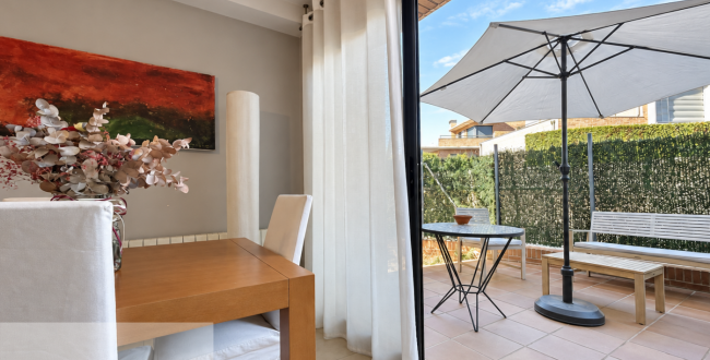 CASA ADOSSADA AMB JARDÍ, TERRASSES I GARATGE PER A DOS COTXES A CASSÀ DE LA SELVA