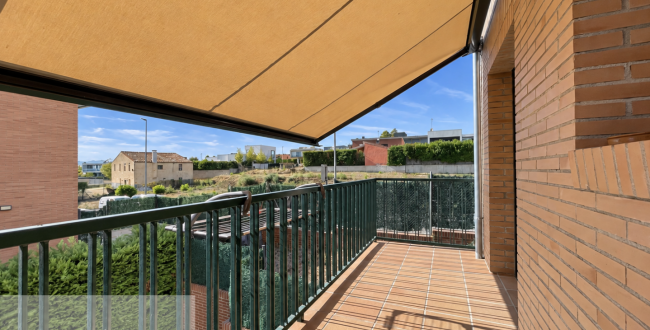 CASA ADOSSADA AMB JARDÍ, TERRASSES I GARATGE PER A DOS COTXES A CASSÀ DE LA SELVA