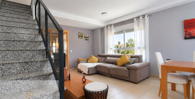 CASA ADOSSADA AMB JARDÍ, TERRASSES I GARATGE PER A DOS COTXES A CASSÀ DE LA SELVA