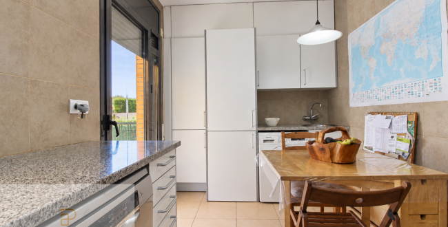 CASA ADOSSADA AMB JARDÍ, TERRASSES I GARATGE PER A DOS COTXES A CASSÀ DE LA SELVA