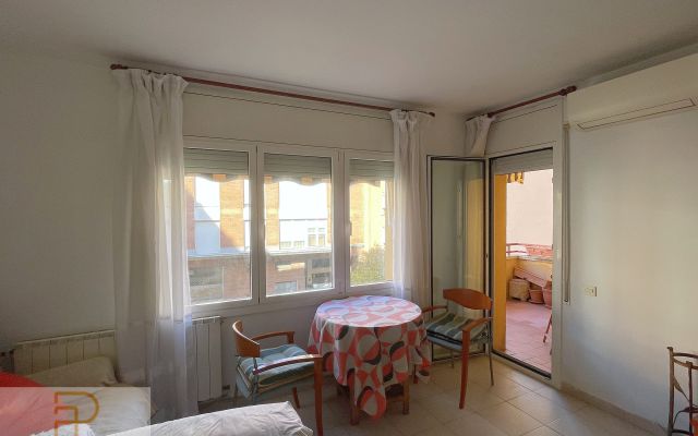 PIS AMPLI AMB 4HAB I 2 BANYS AL BARRI DE MONTILIVI - GIRONA