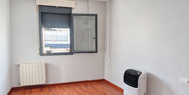 PIS AMB GRAN TERRASSA PRIVADA I GARATGE TANCAT A GERMANS SÀBAT