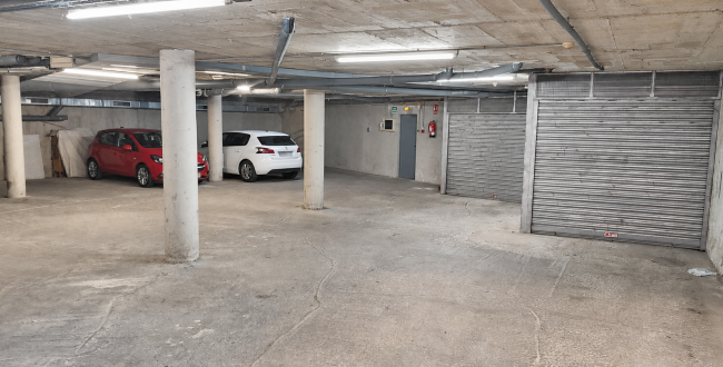 PIS AMB GRAN TERRASSA PRIVADA I GARATGE TANCAT A GERMANS SÀBAT
