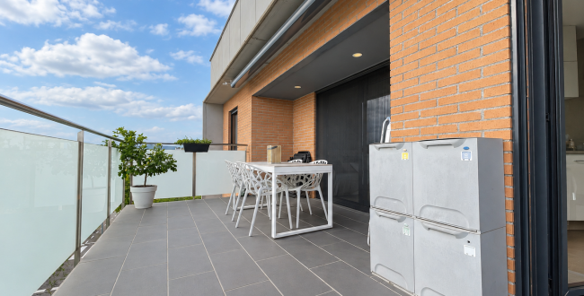 ÀTIC DÚPLEX AMB DUES TERRASSES, PISCINA COMUNITÀRIA, DOS PÀRQUINGS I TRASTER.