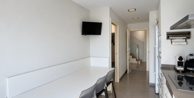 ÀTIC DÚPLEX AMB DUES TERRASSES, PISCINA COMUNITÀRIA, DOS PÀRQUINGS I TRASTER.