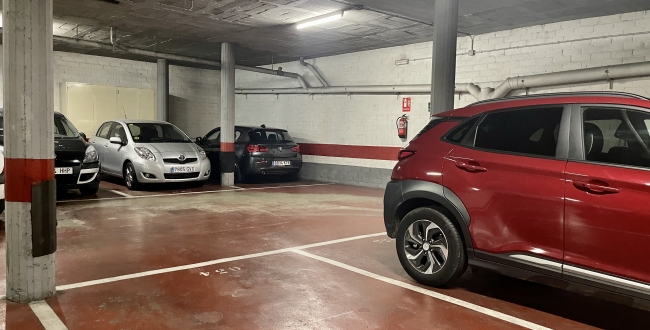 PÀRQUING DE LLOGUER A L'EIXAMPLE NORD DE GIRONA, EN PLE CENTRE COMERCIAL DE LA CIUTAT